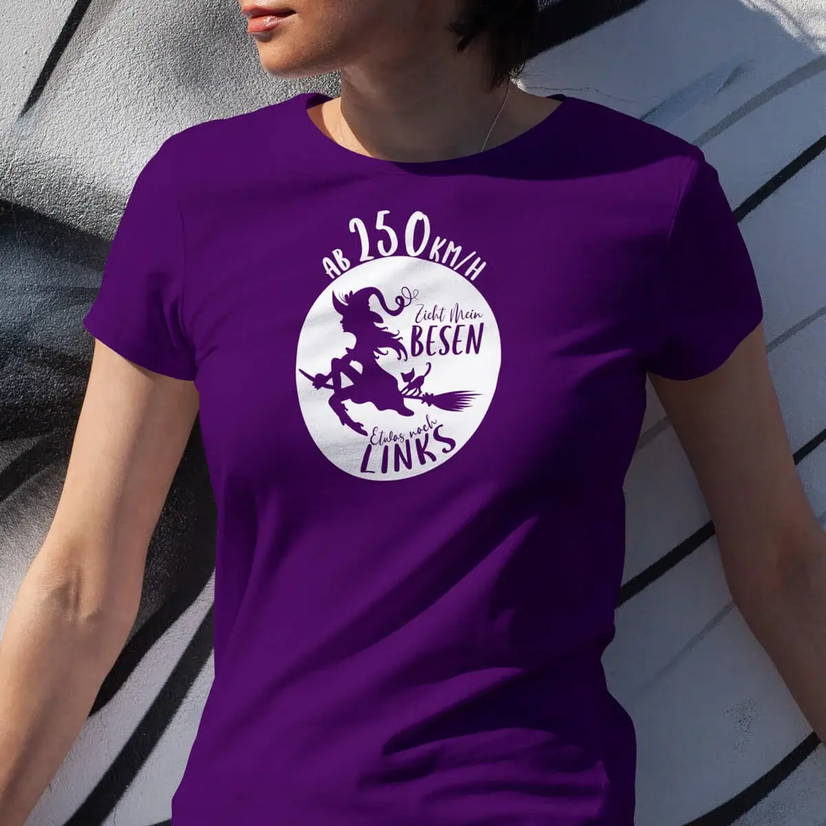 Damen-Shirt “Hexenritt” – Baumwolle, mit Humor und Style
